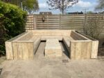 Steigerhouten loungebank Adel met schuine blok armleuningen