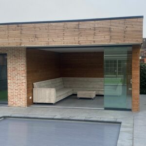 Steigerhouten loungebank Adel met schuine blok armleuningen