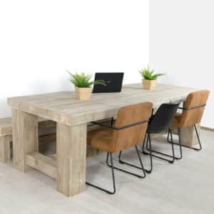 Steigerhouten tafel Lelystad met blokpoten en tussenbalk