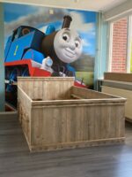 Steigerhouten bed Lima met fruitkistjes