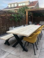 Industriële tafel Bangor met stalen x poten