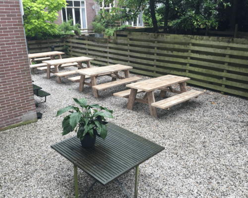 Stokane steigerhouten picknick tafels