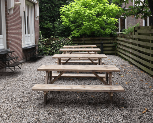 Stokane steigerhouten picknick tafels