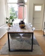 Steigerhouten tafel Clover met stalen O-poot