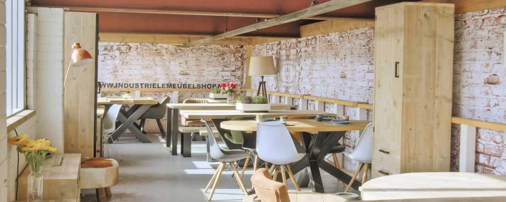 Showroom van industriele meubelen in Groningen