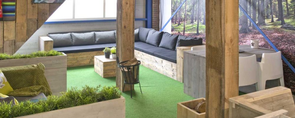 Showroom van steigerhouten tuinmeubelen in Groningen