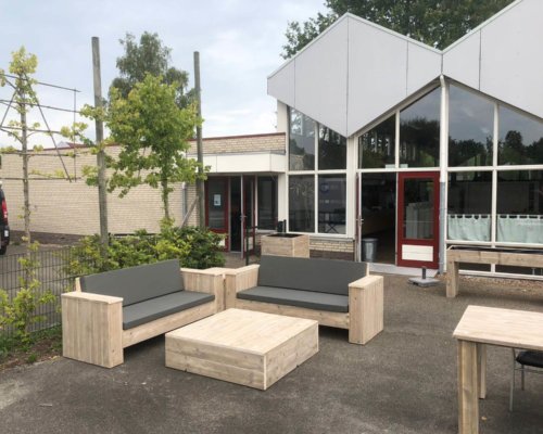 steigerhouten-inrichting-voor-bedrijven Steigerhouten buitenmeubelen