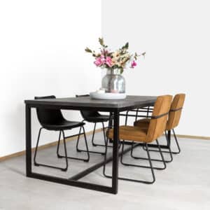 Betonlook industriele tafel Essie met O poten en onderkoker