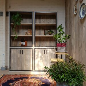 Steigerhouten kast Maury met industriële look