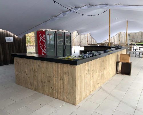 Steigerhouten receptiebalie in hotel Steigerhouten receptiebalie in hotel