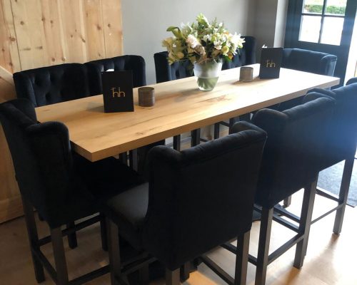 Eikenhouten bartafel Eikenhouten bartafel