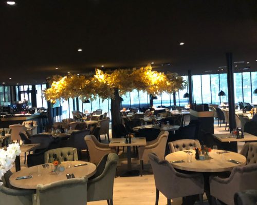 Ronde eikenhouten tafels met industriele poot Ronde eikenhouten tafels met industriele poot