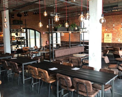 Steigerhouten eettafel zwart met industrieel frame Steigerhouten eettafel zwart met industrieel frame