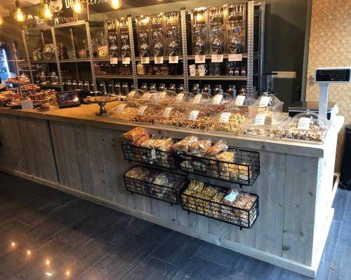 Toonbank - balie van steigerhout voor winkel Toonbank - balie van steigerhout voor winkel