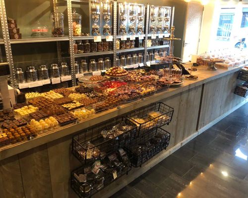 Toonbank in steigerhout voor winkel Toonbank in steigerhout voor winkel