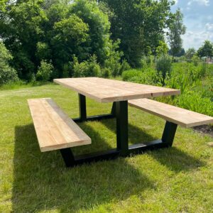 Douglashout picknicktafel Gorin met stalen anker poot