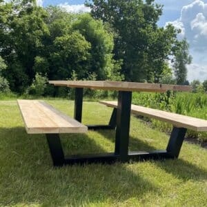 Douglashout picknicktafel Gorin met stalen anker poot