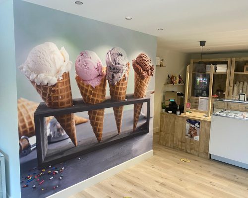 Inrichting steigerhouten meubels ijssalon Inrichting steigerhouten meubels ijssalon