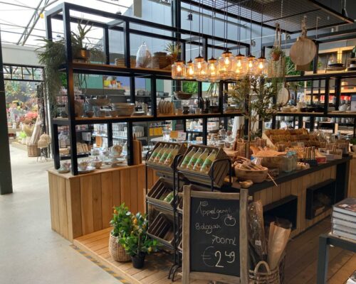 Inrichting voor winkels met industriele kasten Inrichting voor winkels met industriele kasten