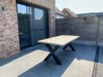 Steigerhouten tuintafel Faro met stalen X poten