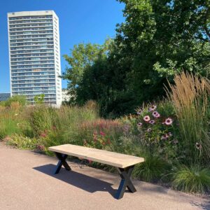 Industrieel bankje Cruz douglashout