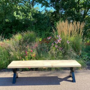 Industrieel bankje Cruz douglashout