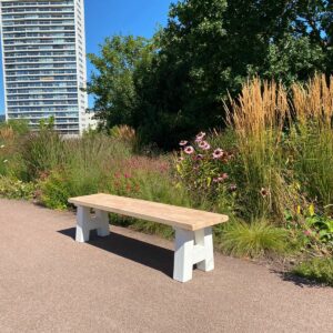 Douglas bankje Sofie met witte poten