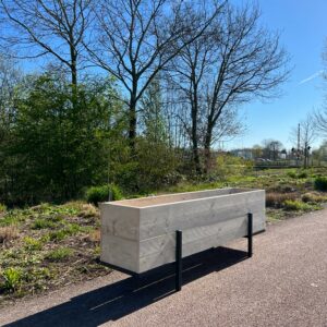 Steigerhouten plantenbak Lyon met industrieel onderstel