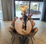 Eiken eettafel ovaal