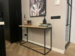 Eiken sidetable Pipa met stalen onderstel