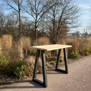 Industriële douglas bartafel Lotte met stalen poten