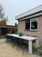 Douglas tafel Asante met blokpoten