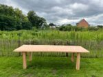 Douglas tuintafel Lark met rechte poten