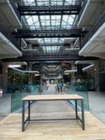 Eikenhouten statafel / bartafel Dries met stalen frame