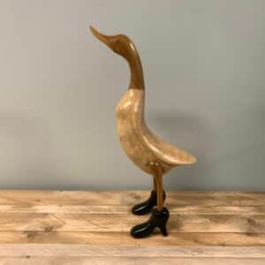 Decoratie eend vrouw staand