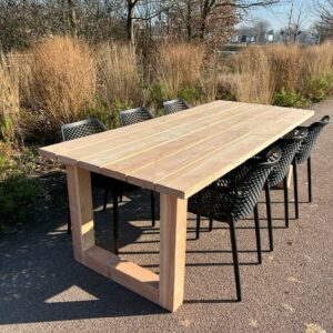 Tuintafel Ferre douglashout met houten U poten