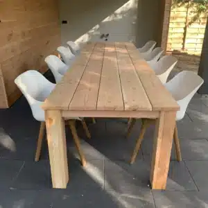 Douglas tafel Asante met blokpoten