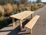 Tuintafel Ines met schuine poten douglas