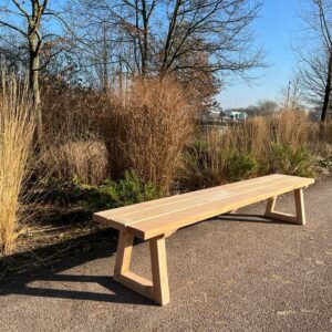 Douglashouten bankje Malin met trapeze poten