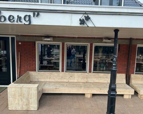 Steigerhouten loungebanken voor de camping Steigerhouten loungebanken voor de camping