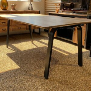 Mangohouten eettafel Dilara met facet rand