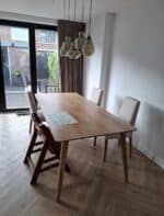 Mangohouten tafel Dente met ronde poten