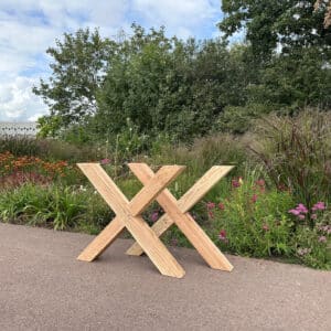 Douglashouten X poten tafel