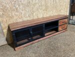 Tv-meubel mangohout Momu met laden en deuren
