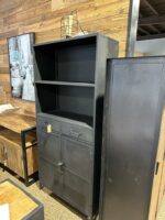 Stalen kast Yule met laden en deuren