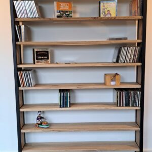 Eikenhouten boekenkast/kast Amani met staal