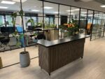 Eikenhouten toonbank Victoria met akoestische panelen
