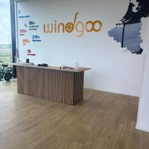 Eikenhouten toonbank Elodie met akoestische panelen