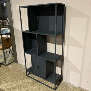 Industriele kast Suzan met vakken