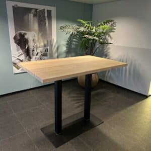 Eikenhouten statafel Bilt met stalen onderstel